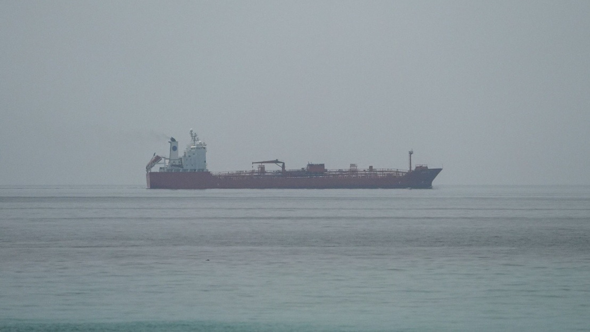 Oman Pledges Free Transit Through Strait of Hormuz Under New Iran-US Agreement