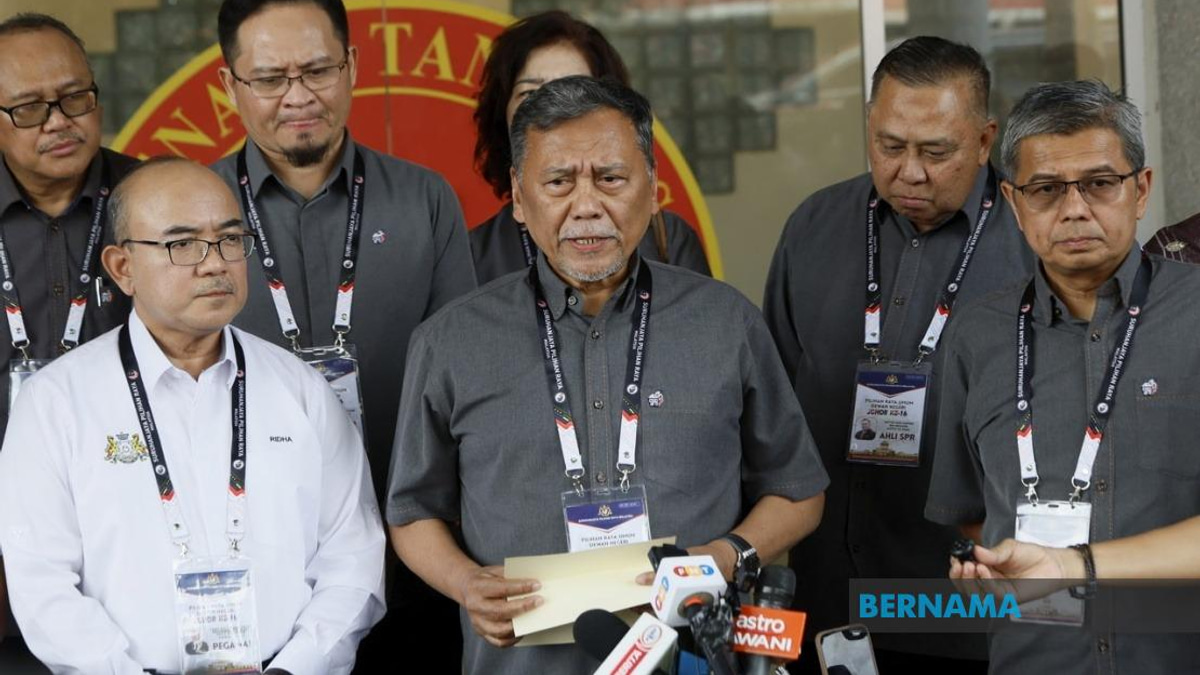 EC Eyes 96% Early Voting Turnout as Johor Polls Commence