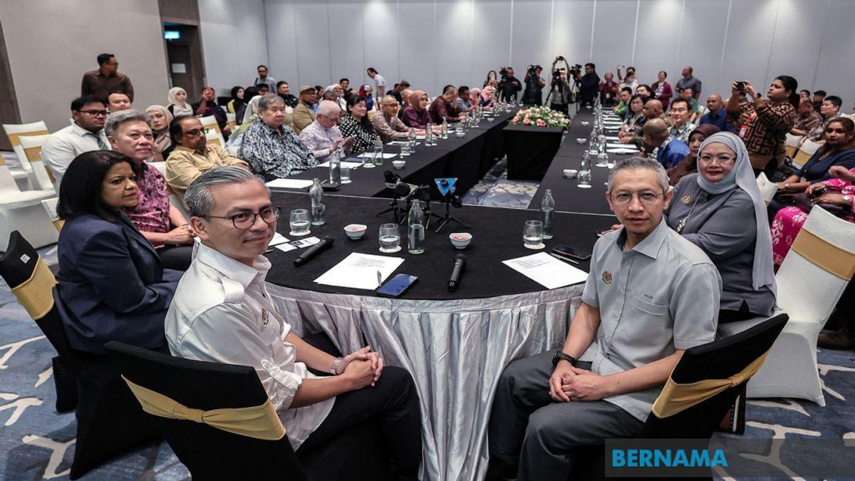 Fahmi Proposes Regular Media Retreats as Part of HAWANA Celebrations