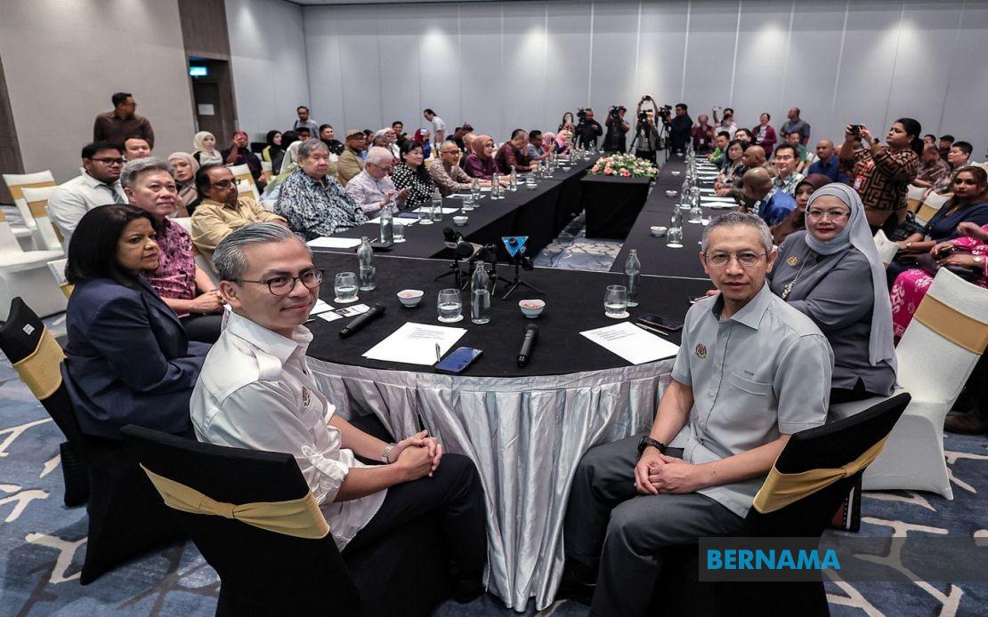 Fahmi Proposes Regular Media Retreats as Part of HAWANA Celebrations