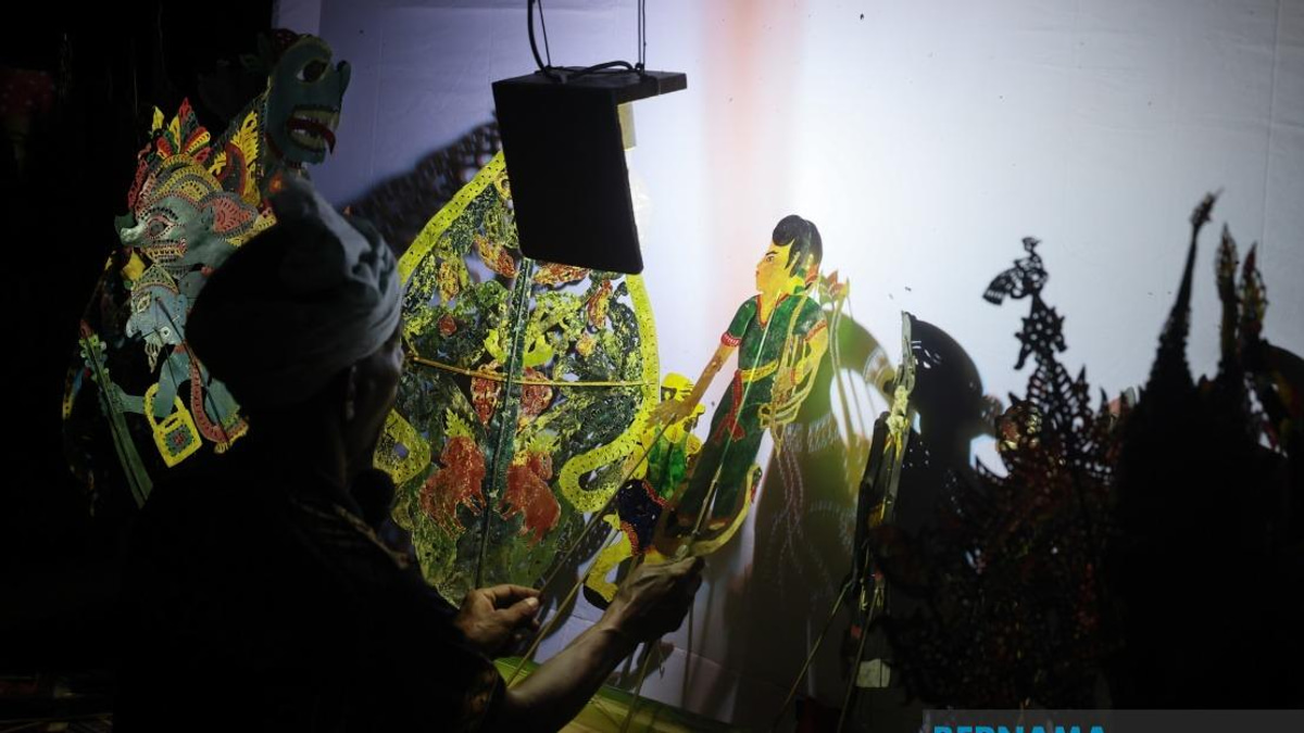 Permit Delays and Generational Gap Threaten Kelantan's Wayang Kulit Heritage
