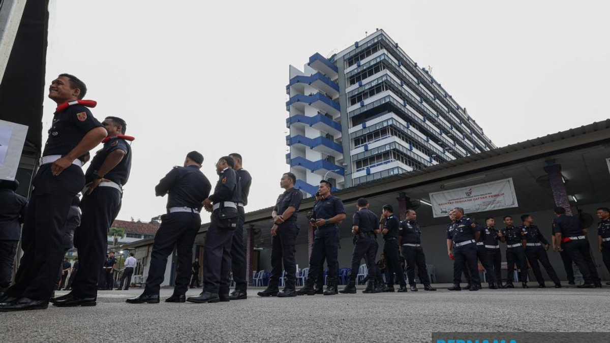 Armed Forces and Police Personnel Cast Early Votes in Negeri Sembilan State Election
