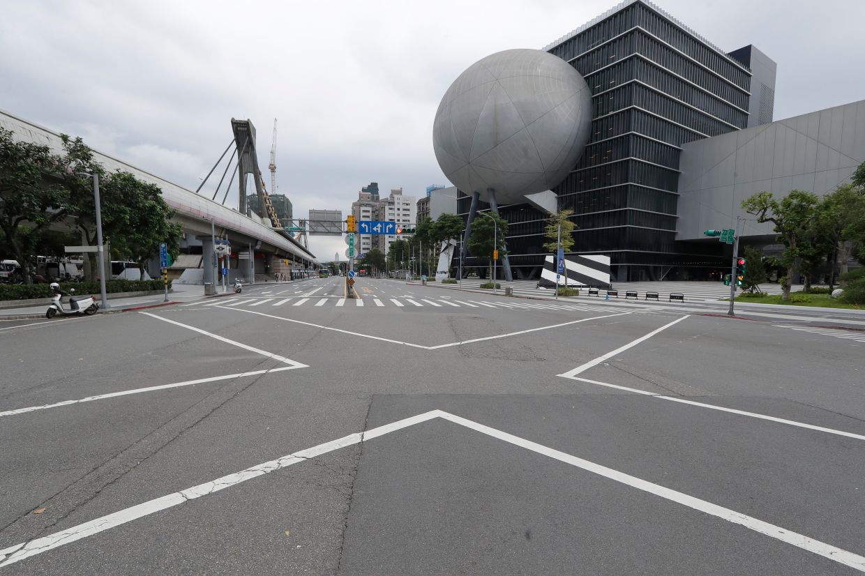 Taiwan Conducts Realistic Civil Defence Drills, Deliberately Slowing Internet to Test Civilian Readiness