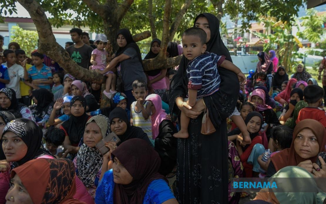 UNHCR Card Offers No Legal Shield in Malaysia, Clarifies Economy Minister