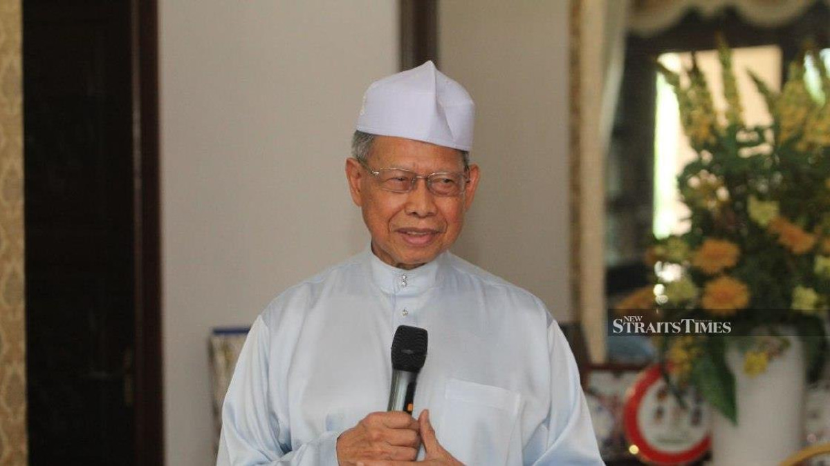 Mustapa Mohamed Rules Out Return to Electoral Politics After Recent Umno Rejoin