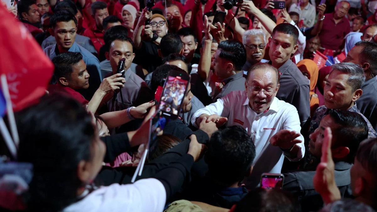 Anwar Launches Pakatan Harapan's Full Slate of 56 Candidates for Johor Election