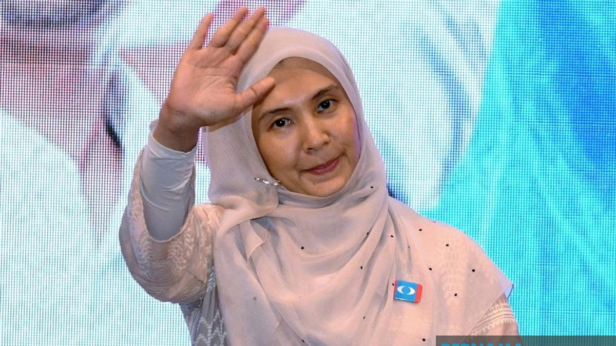 Nurul Izzah Steps Down as PKR Deputy President to Pursue Studies