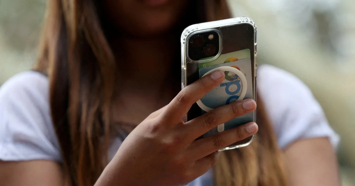 Australia Strengthens Teen Social Media Protections with Expanded Regulator Powers