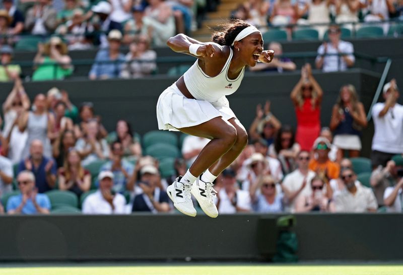 Gauff battles past Sierra in Wimbledon thriller to advance to third round