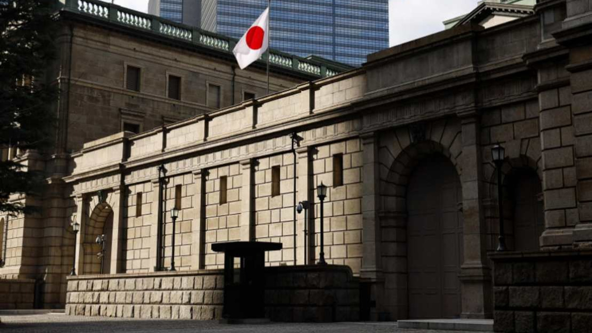 Japanese Yen Plunges to 39-Year Low Against Dollar as Rate Expectations Weigh