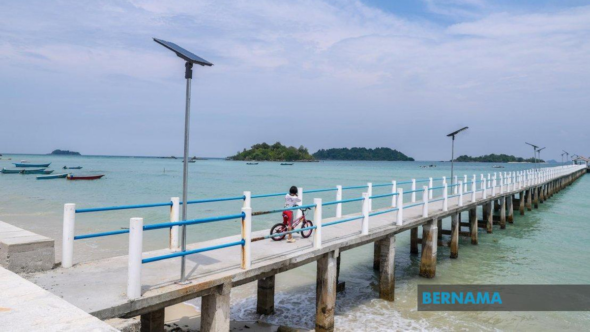 Pulau Tinggi Residents Push For Jetty Repairs And Housing Aid Ahead Of Johor Election