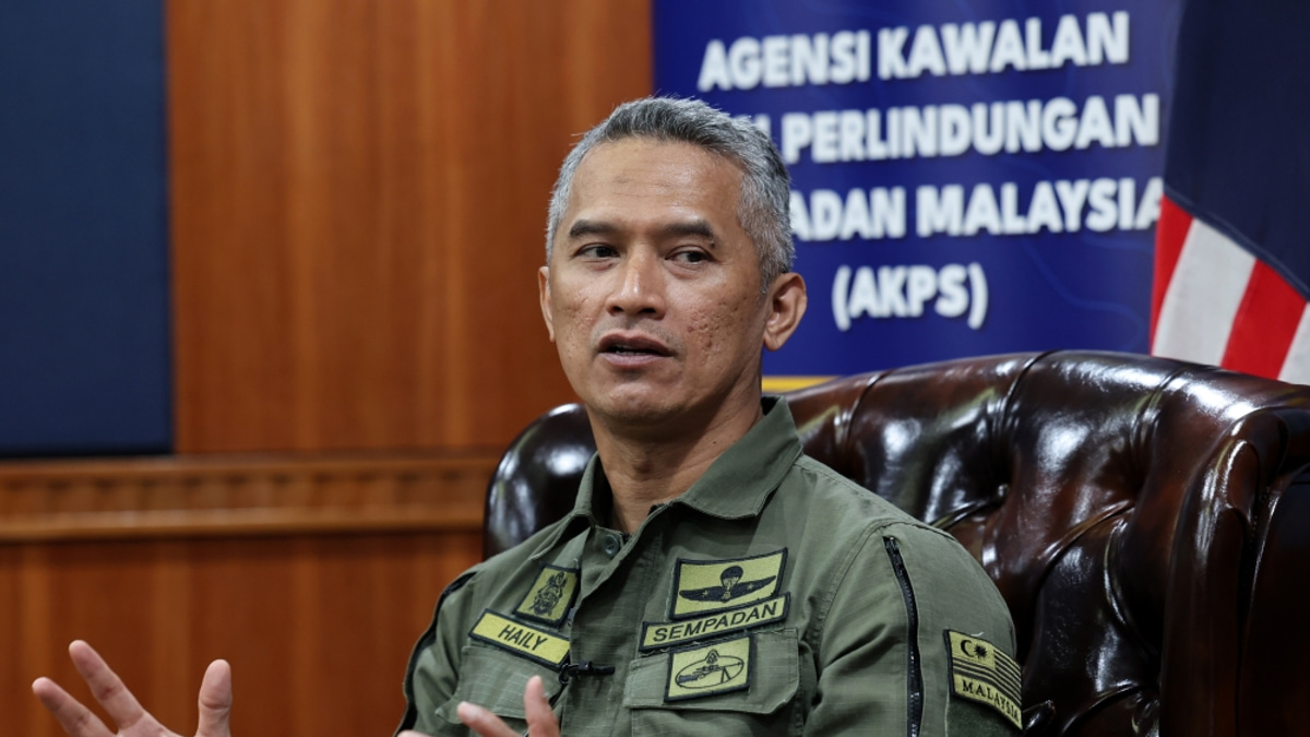 Malaysia Airlines pilot's luggage cleared at KLIA before Jakarta drug arrest, says border chief