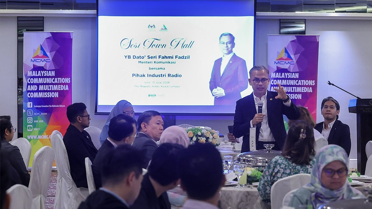 MCMC To Conduct Review of Radio Industry Framework, Says Communications Minister