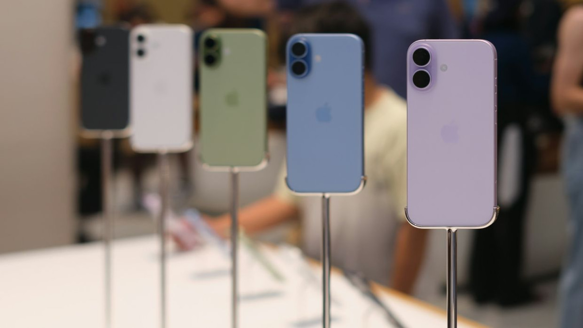 Apple's Legal Assault on OpenAI Threatens to Derail AI Rival's Hardware Dreams