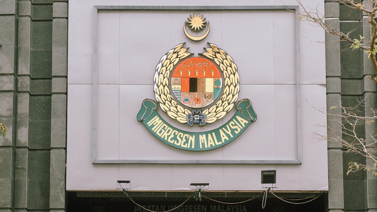 Immigration Department Dismantles Passport Forgery Ring in Kuala Lumpur, Arrests Three and Recovers 119 Fraudulent Documents