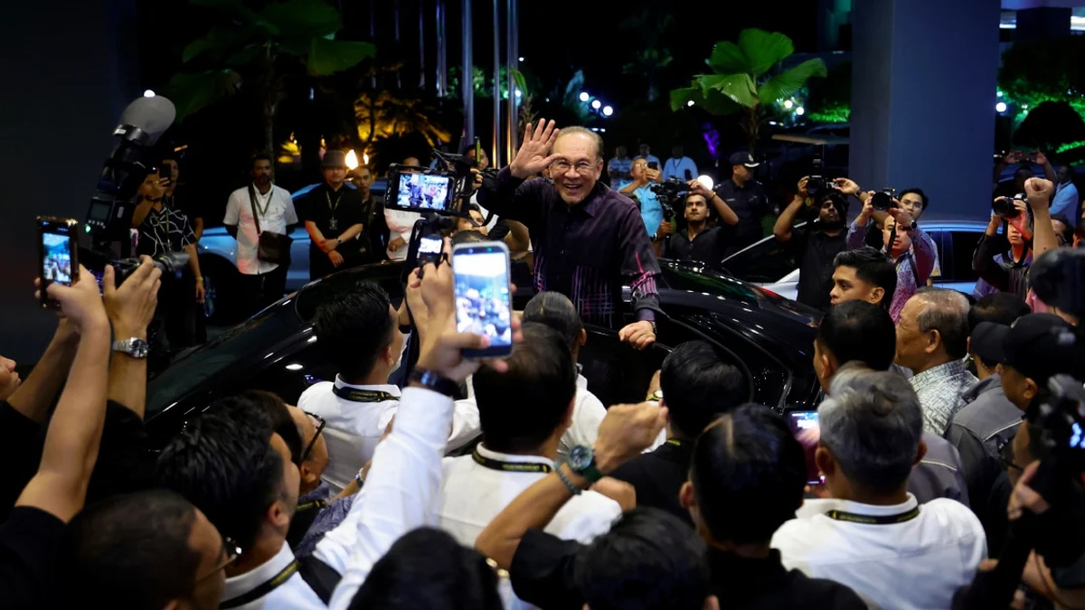 Anwar Identifies Abuse of Power as Malaysia's Core Governance Challenge, Not Racial Tensions