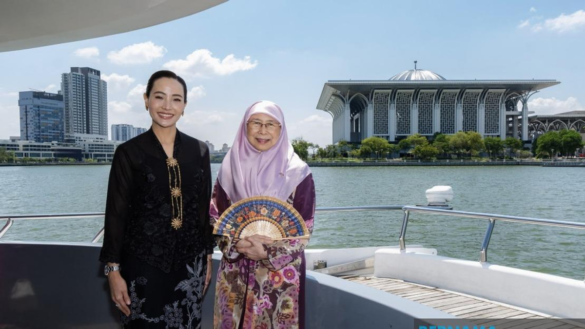Thai PM's Wife Experiences Putrajaya's Charm on Scenic Lake Cruise