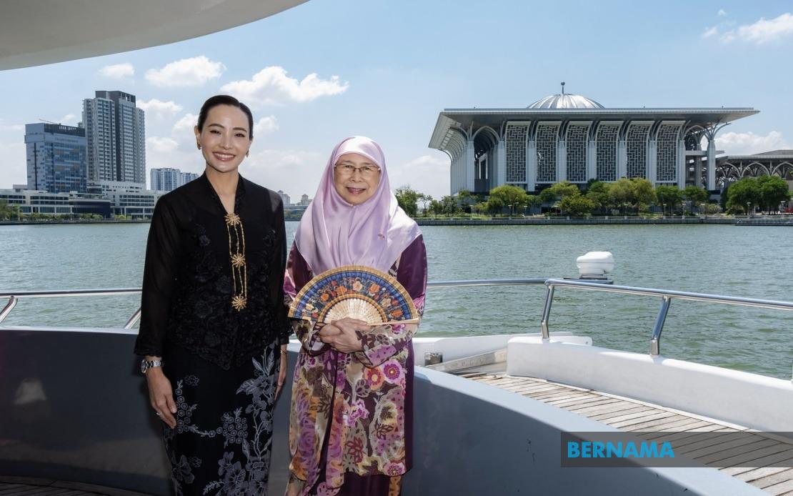 Thai PM's Wife Experiences Putrajaya's Charm on Scenic Lake Cruise