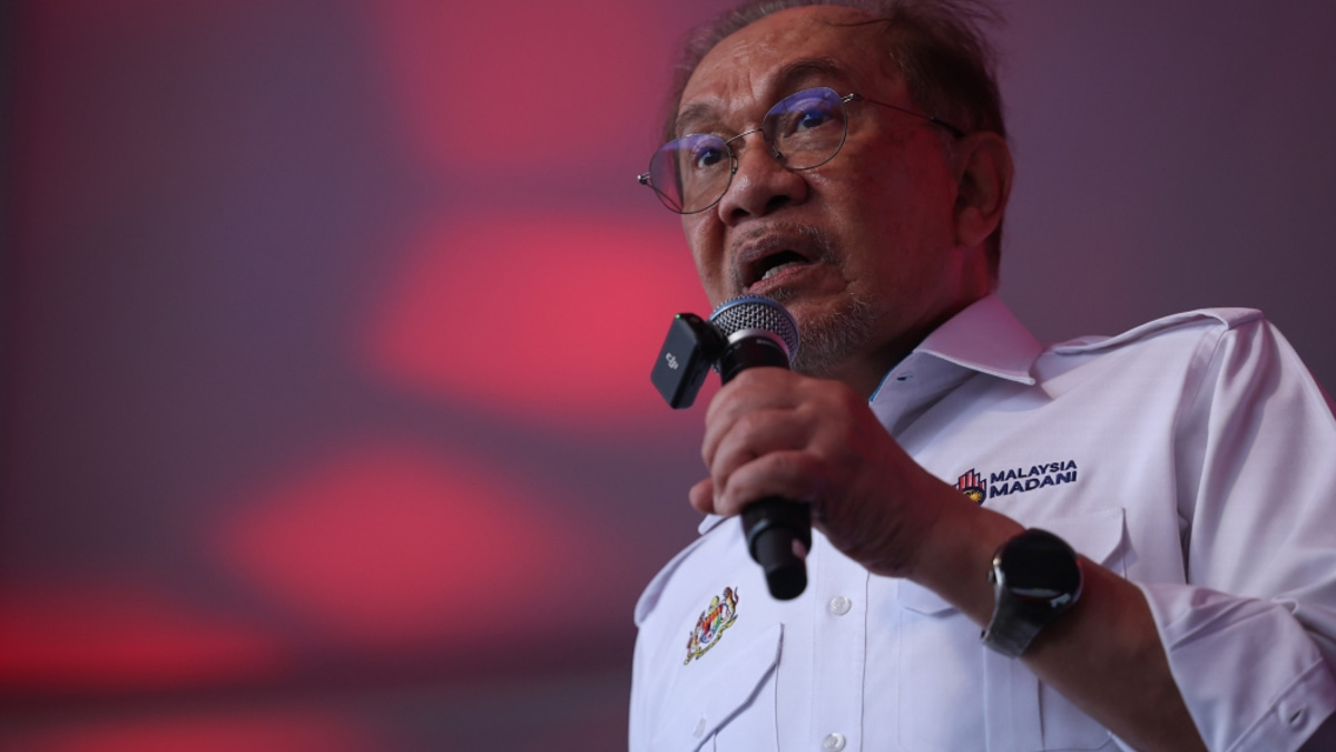 Anwar Vows Swift Action Against Tabung Haji Officials If Evidence Supports Charges