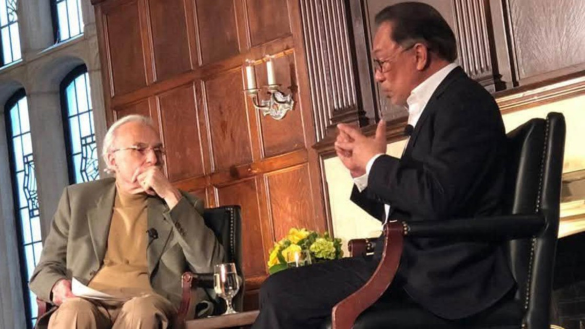 PM Anwar Offers Condolences on Death of Renowned Islamic Scholar John Esposito