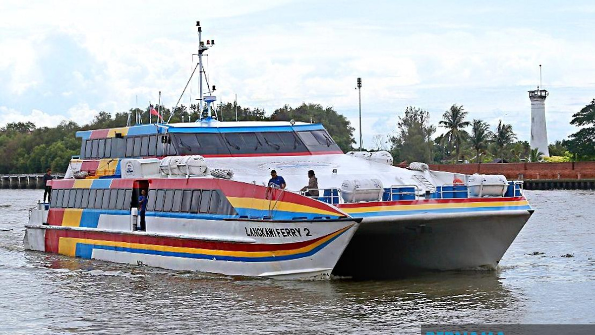 Langkawi Ferry Operators Urge Swift Action on Silting Crisis in Key Shipping Channels