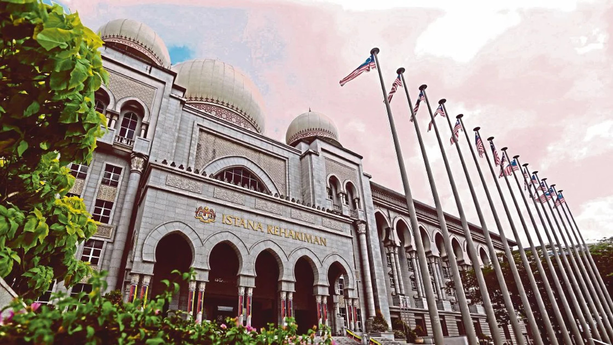 High-profile cases return to Malaysian courts: Isa Samad's conviction review, ex-army chief's money laundering trial
