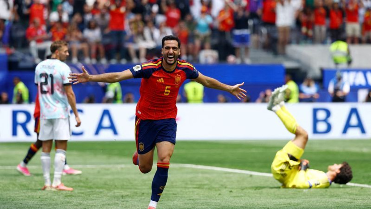 Merino's dramatic late goal sends Spain into World Cup semis against France
