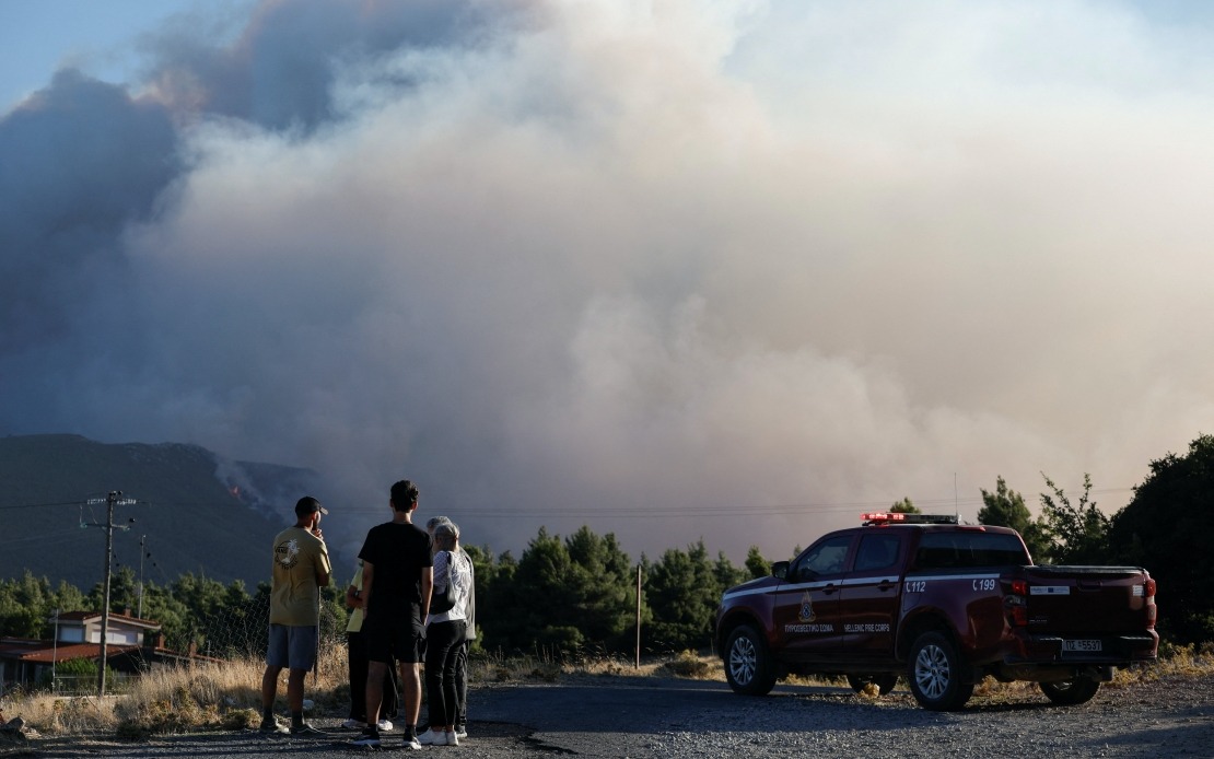Greece Mobilises Thousands as Major Wildfires Threaten Athens Region