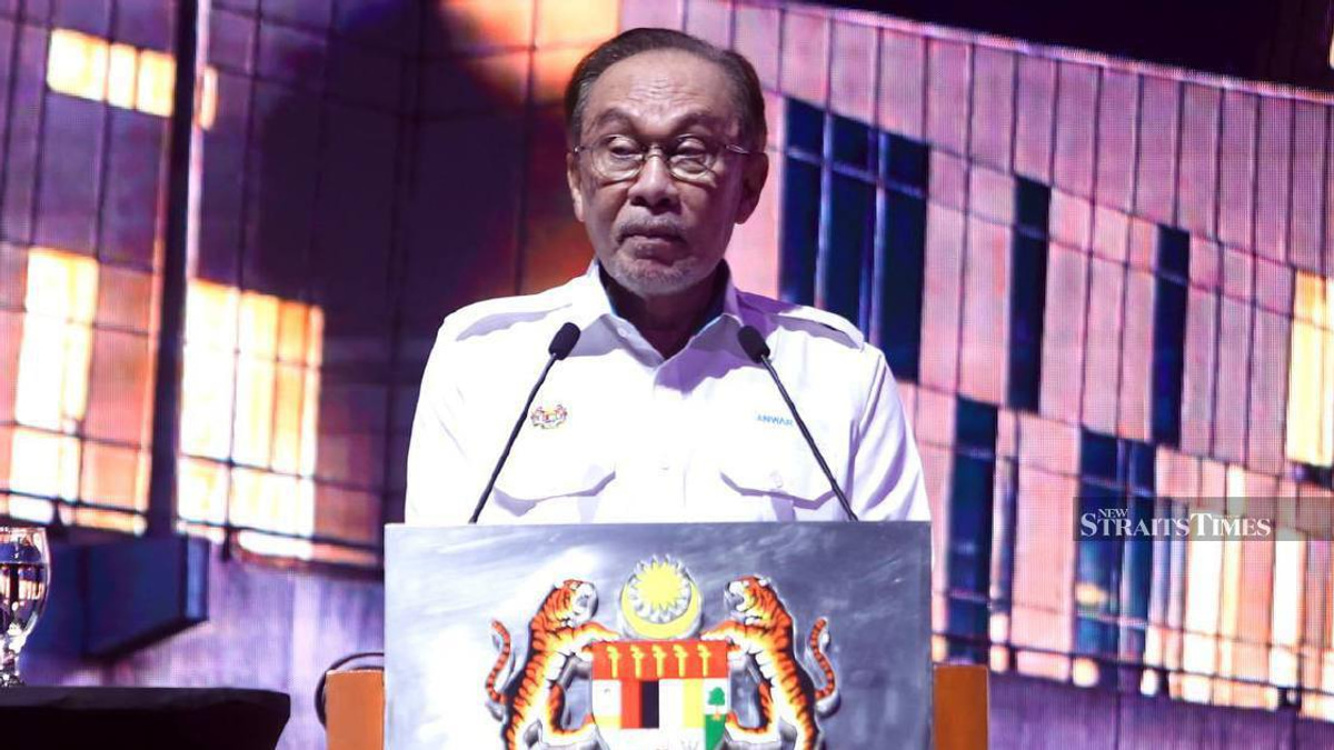 Anwar urges creative freedom for Malaysian filmmakers amid cultural balance concerns