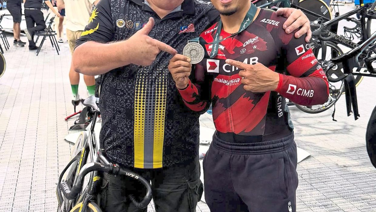 Azizul Stands by Beasley Despite Risks to His Own Reputation