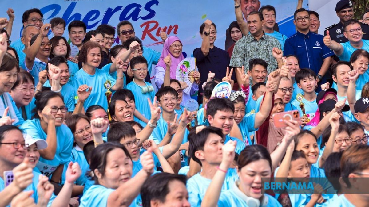 Malaysia Must Prioritize Healthy Living as Population Ages, Says Wan Azizah