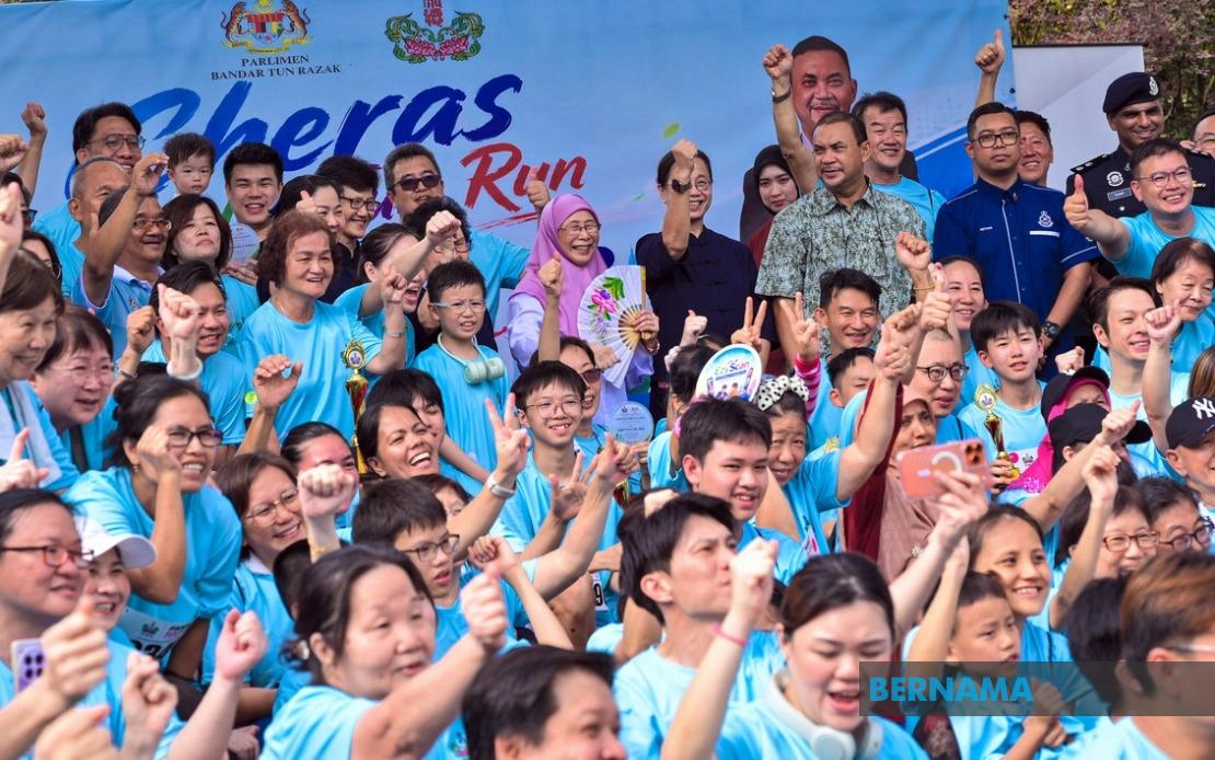 Malaysia Must Prioritize Healthy Living as Population Ages, Says Wan Azizah