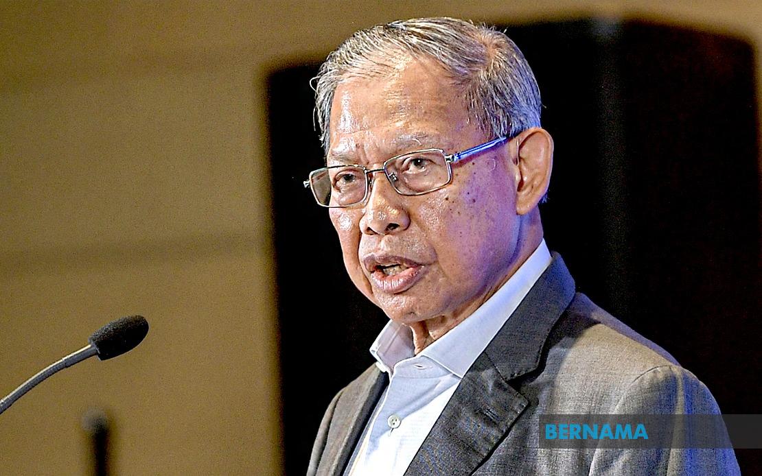 Mustapa Mohamed Bows Out of Electoral Politics, Urges UMNO to Embrace Generational Shift