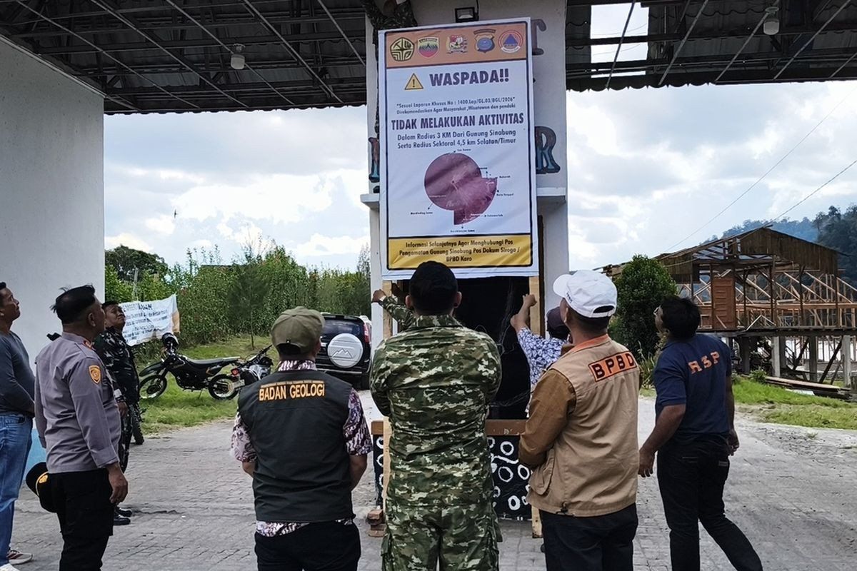 North Sumatra closes tourism sites as Mount Sinabung volcanic activity escalates