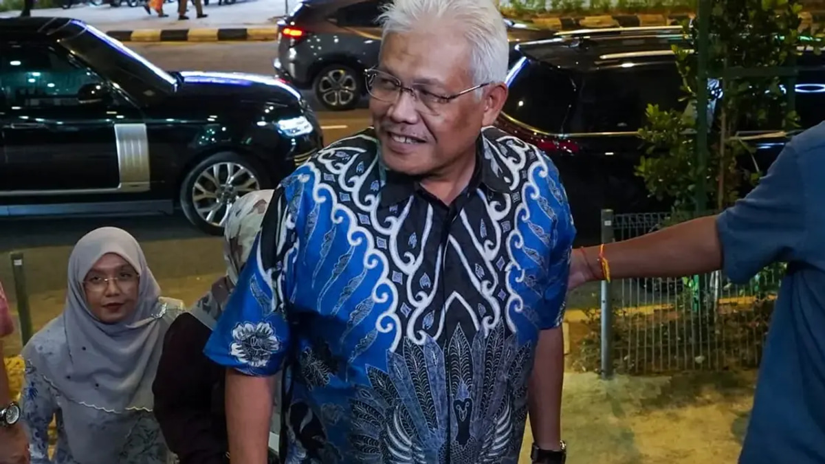 Opposition MPs Including Hamzah Visit PAS Headquarters as Political Realignment Accelerates