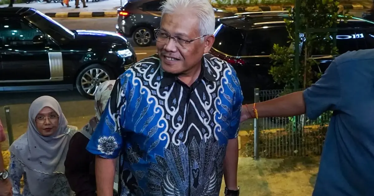 Opposition MPs Including Hamzah Visit PAS Headquarters as Political Realignment Accelerates