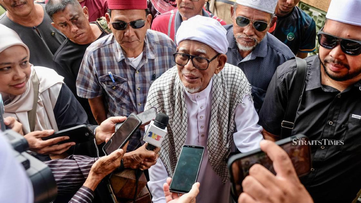 Hadi Says PM Should Have Been Present for TH Royal Commission Inquiry Parliamentary Session