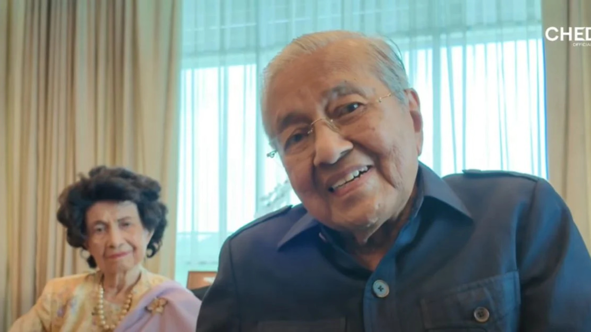 Tun Mahathir Expresses Gratitude for Birthday Wishes as He Turns 101