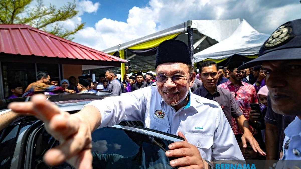 Anwar to Defend KWAP's eFishery Investment Losses in Parliament