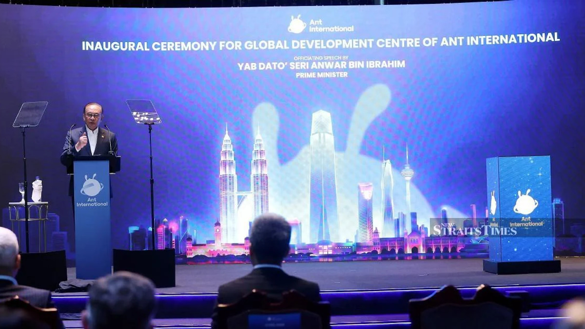 Malaysia's AI Governance Bill Will Work Alongside Existing Cybersecurity and Data Laws, Says Anwar