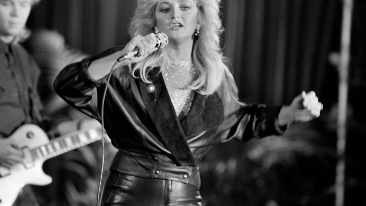 Bonnie Tyler, Voice Behind '80s Anthem 'Total Eclipse of the Heart', Dies at 75