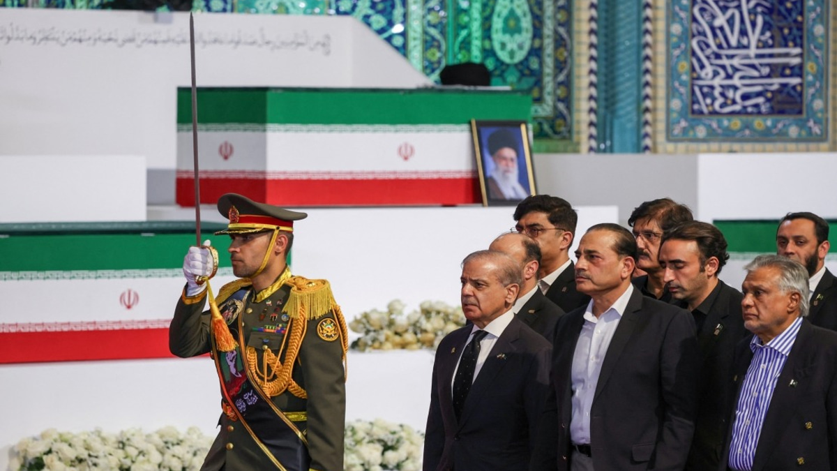 Pakistan Sends Largest Delegation to Iran's Khamenei Funeral, Signalling Deepened Ties