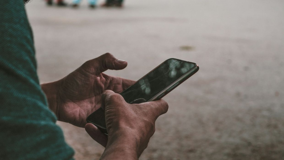 US Supreme Court Limits Police Use of Cellphone Location Sweeps, Citing Privacy Rights