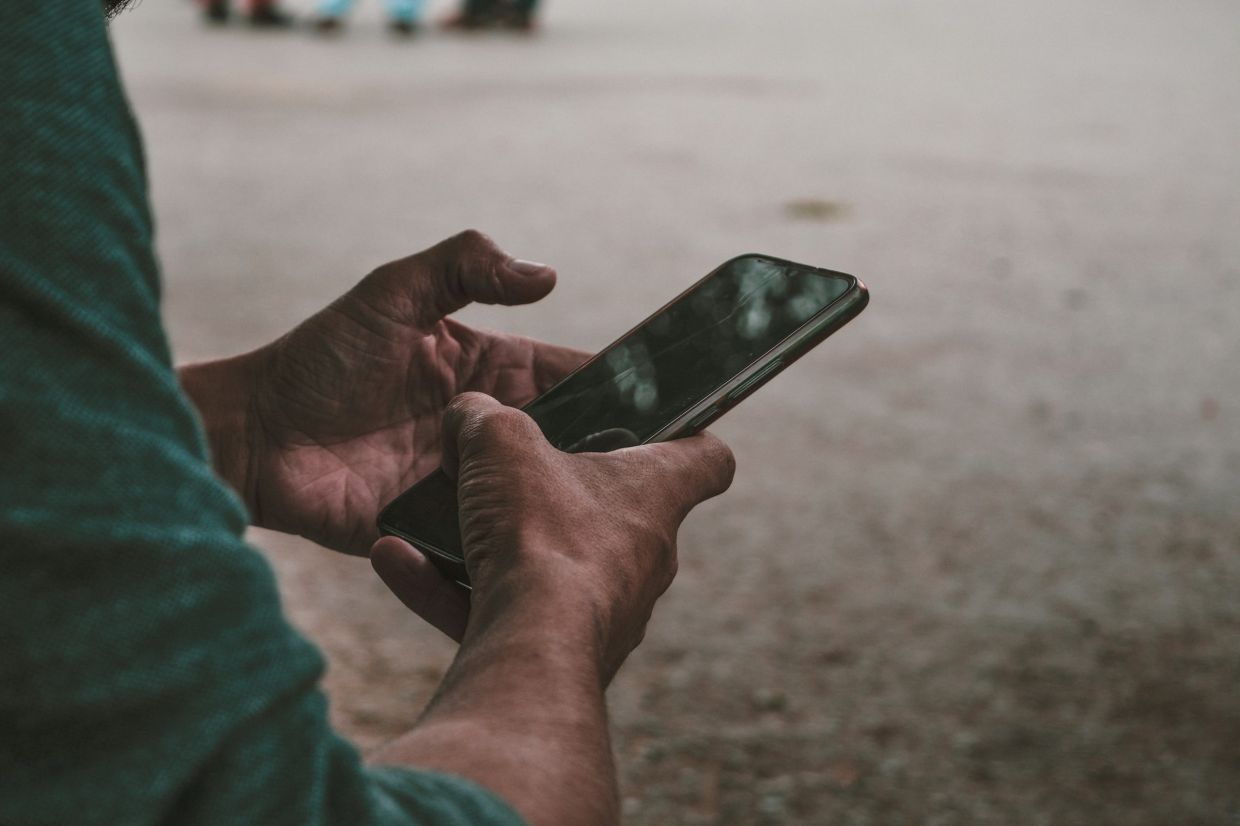US Supreme Court Limits Police Use of Cellphone Location Sweeps, Citing Privacy Rights