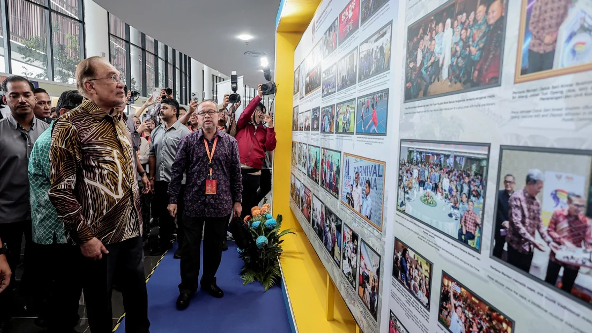 Anwar pledges RM1 million to journalists' welfare fund, signals broader media sector backing