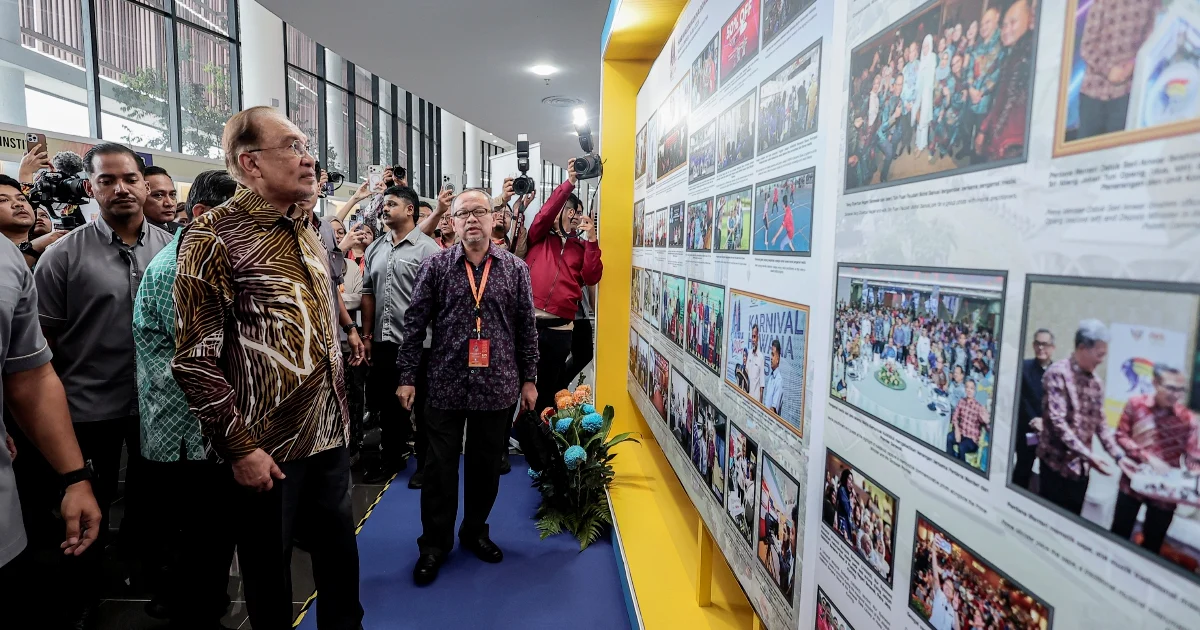 Anwar pledges RM1 million to journalists' welfare fund, signals broader media sector backing