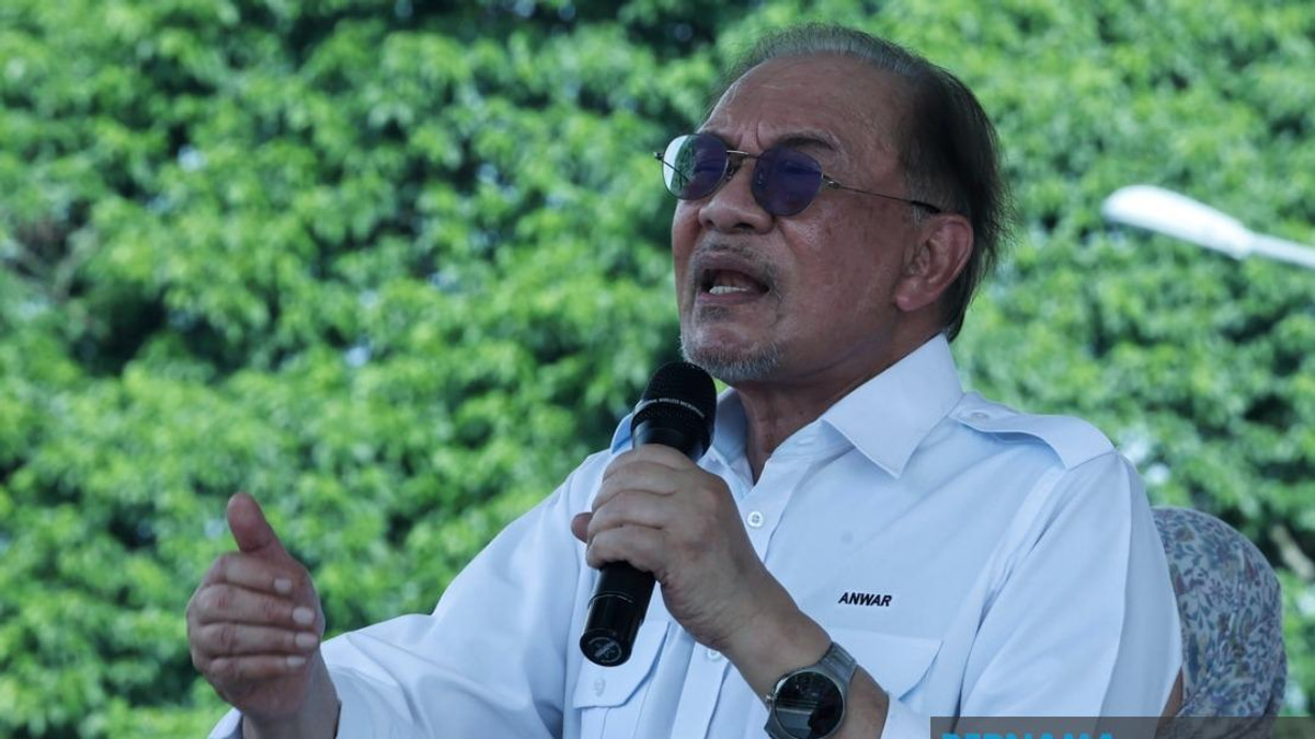 Government Prioritises Affordable Housing for Civil Servants, Says Anwar