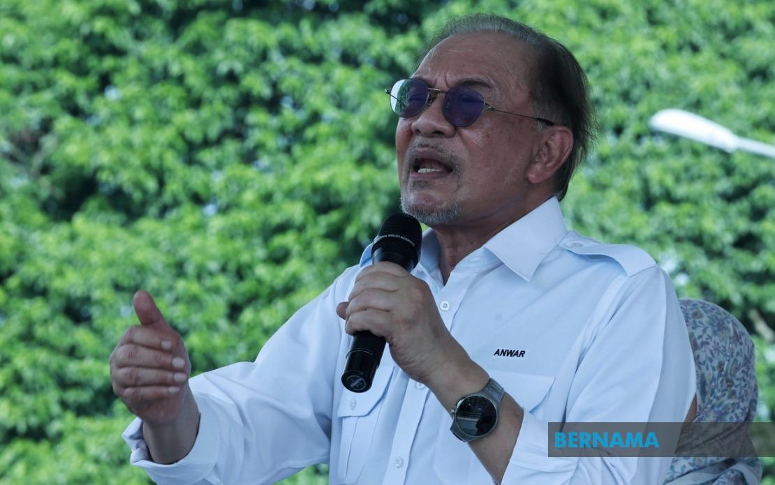 Government Prioritises Affordable Housing for Civil Servants, Says Anwar