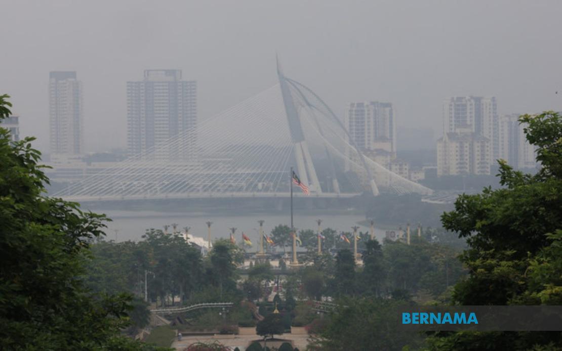 JAKIM Organises Special Prayers at Three Mosques as Haze Blankets Nation