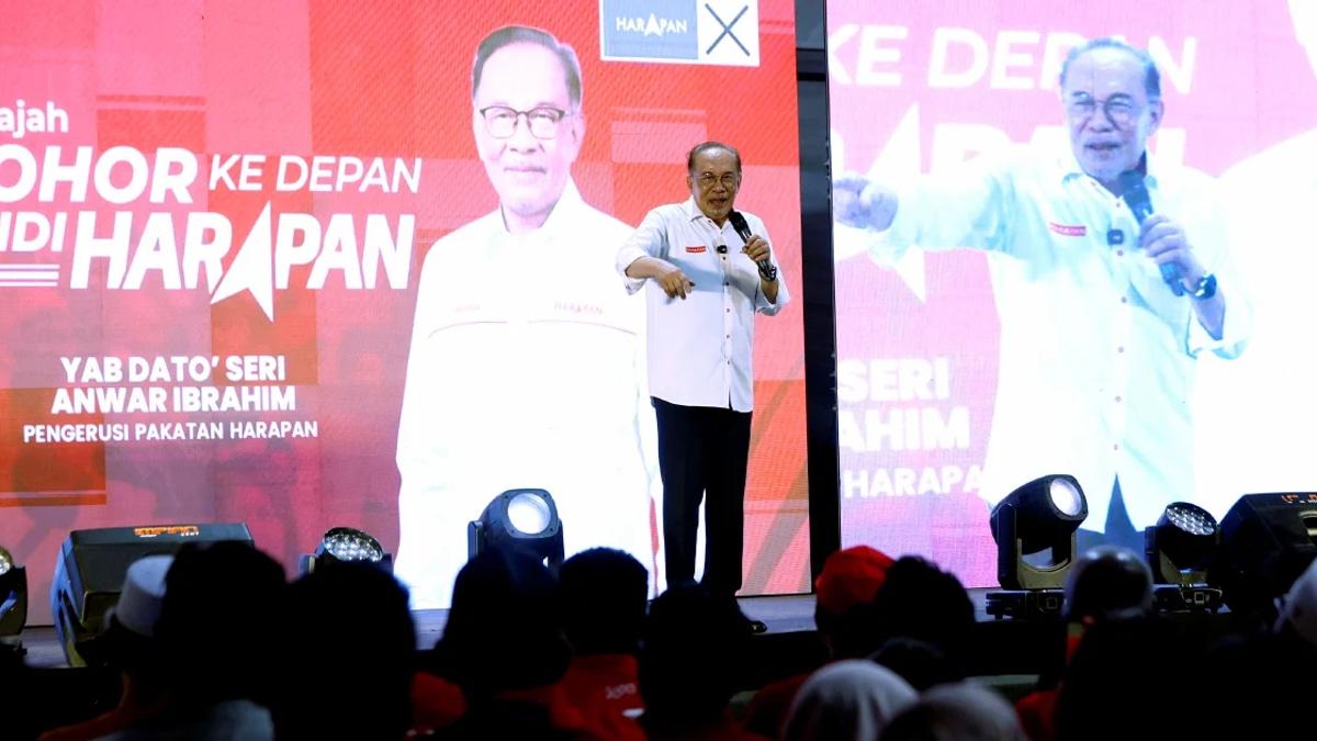 Anwar Accuses BN of Dissolving Johor Assembly Merely to Restore Political Grip